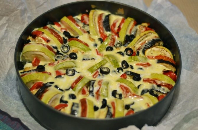 Рататуй с сырным соусом