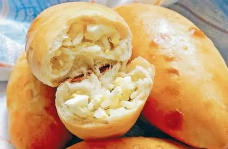 Пирожки с рисом и яйцом