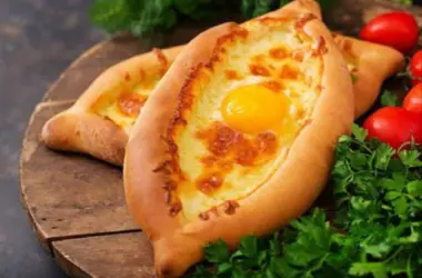 Хачапури по-аджарски