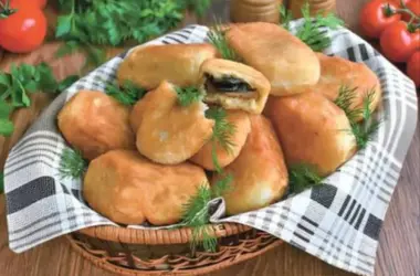 Пирожки с грибами и картофелем